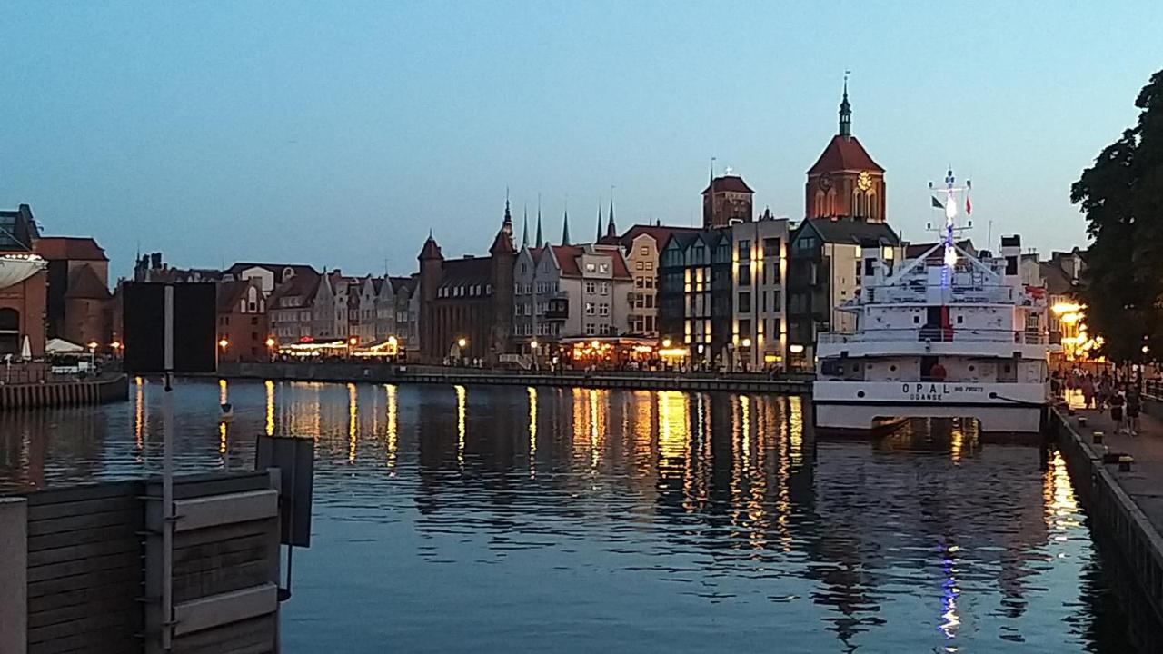 Magical River View By Downtown Apartments Гданск Екстериор снимка