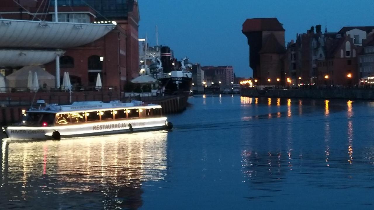 Magical River View By Downtown Apartments Гданск Екстериор снимка