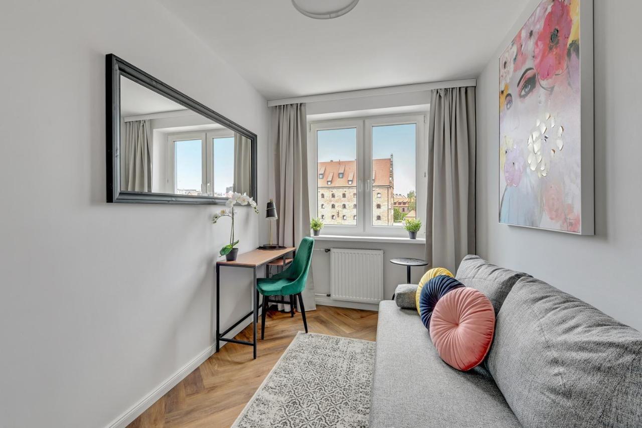 Magical River View By Downtown Apartments Гданск Екстериор снимка